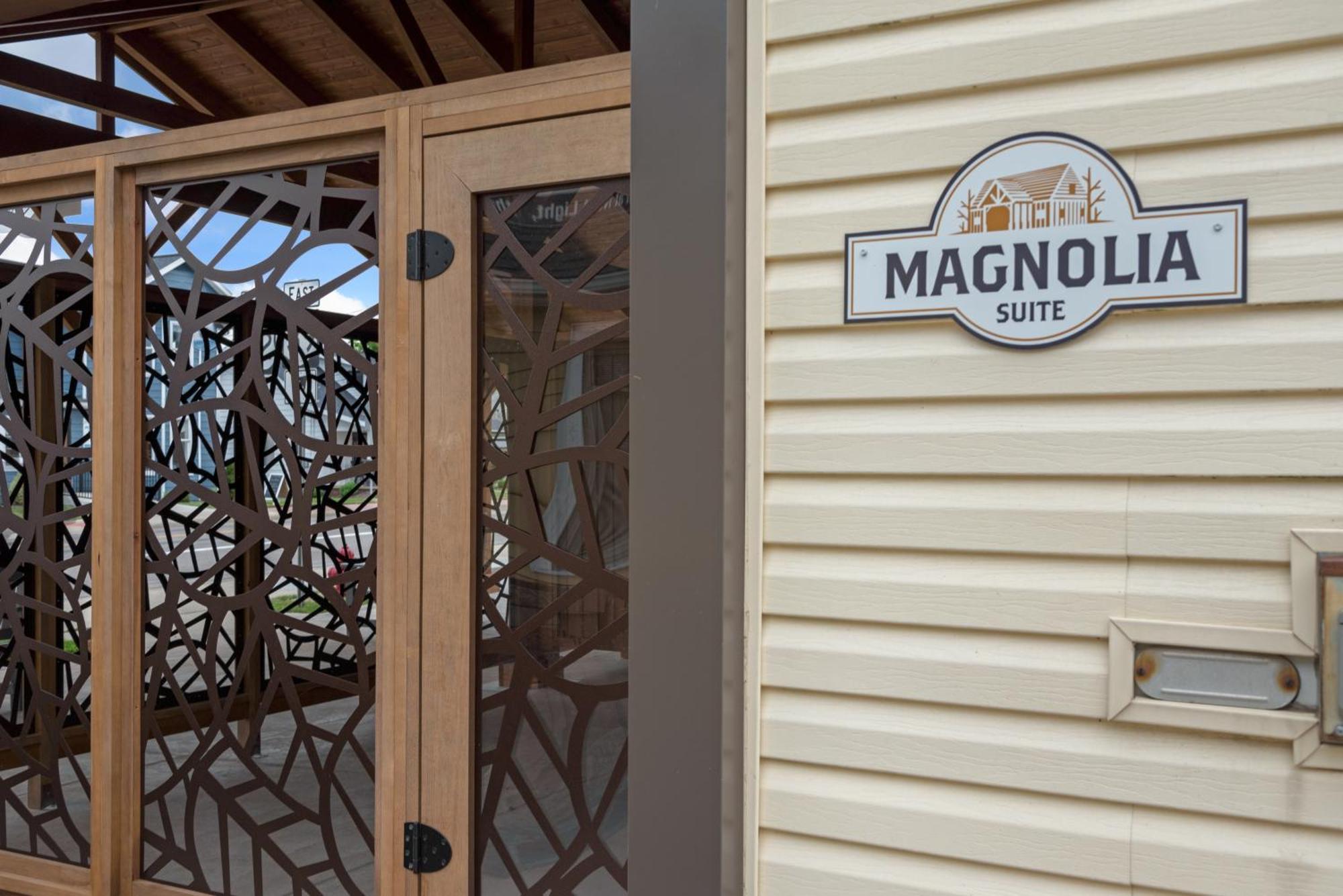 Magnolia Suite - Main Street Lodge In Berlin Extérieur photo